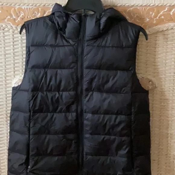 Aire Puffer Vest EUC by Athleta - Picture 5 of 12